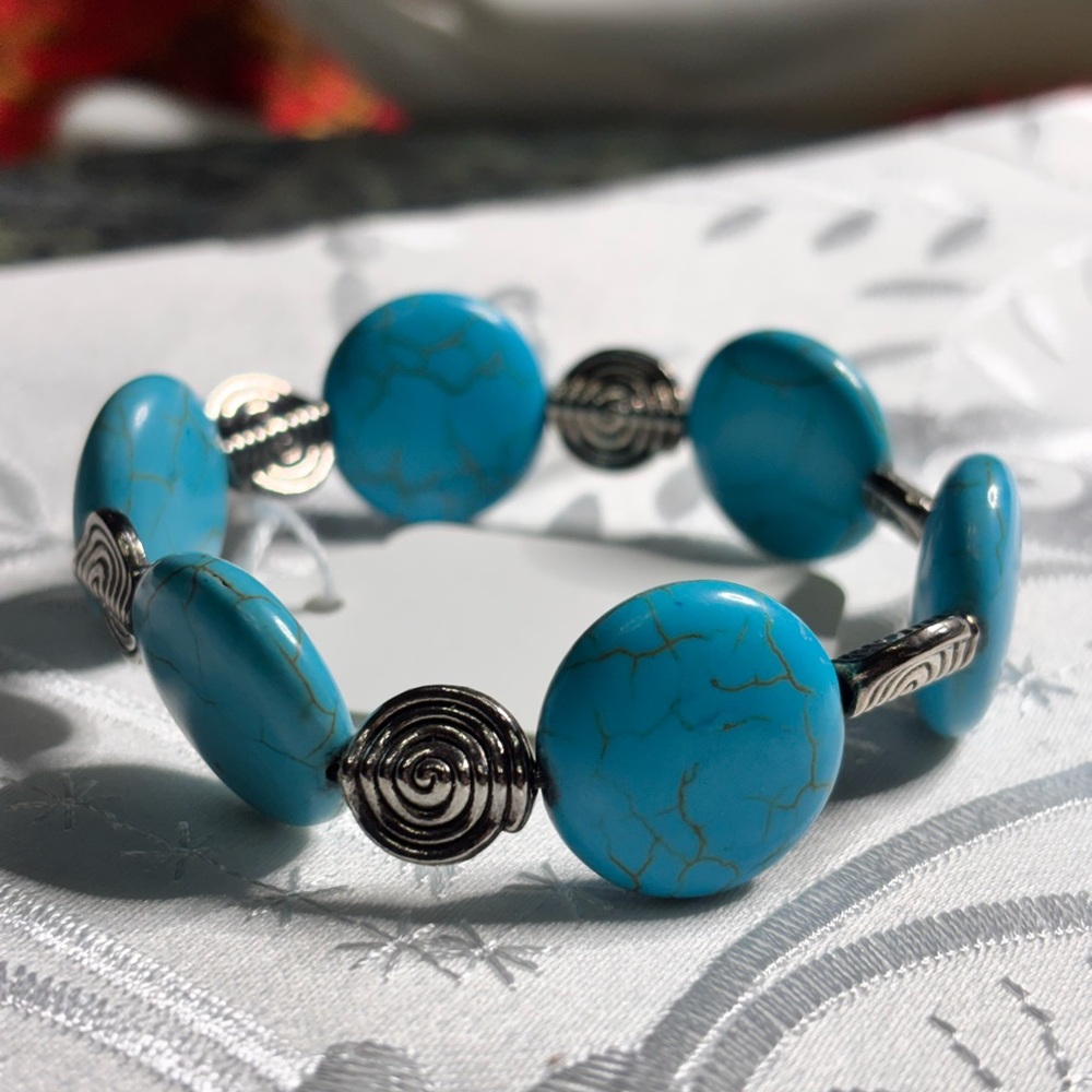 Handmade Turquoise Stretch Bracelet - Picture 5 of 9